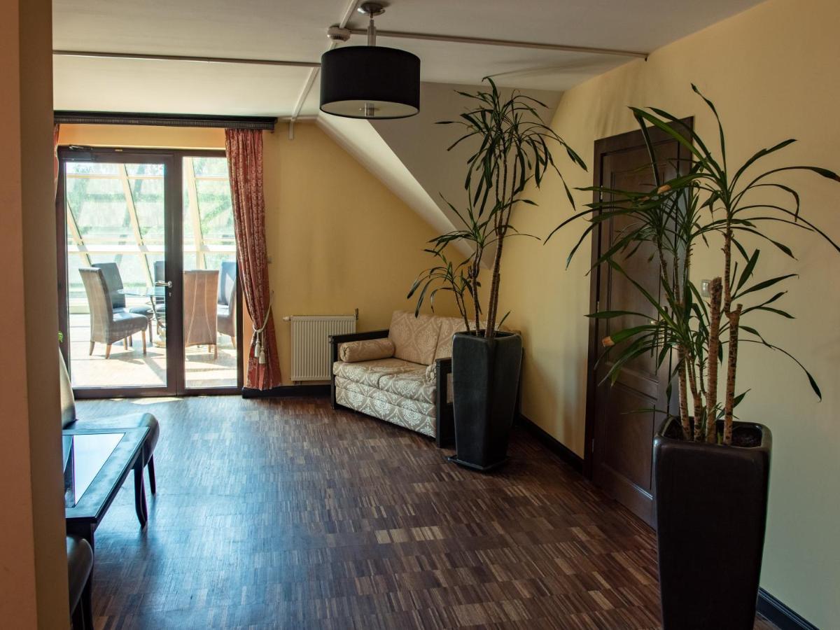 Glass Residence Otwock Bagian luar foto